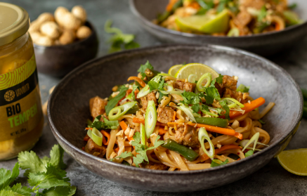 Ricetta fit: Noodle Pad Thai con tempeh e verdure fresche